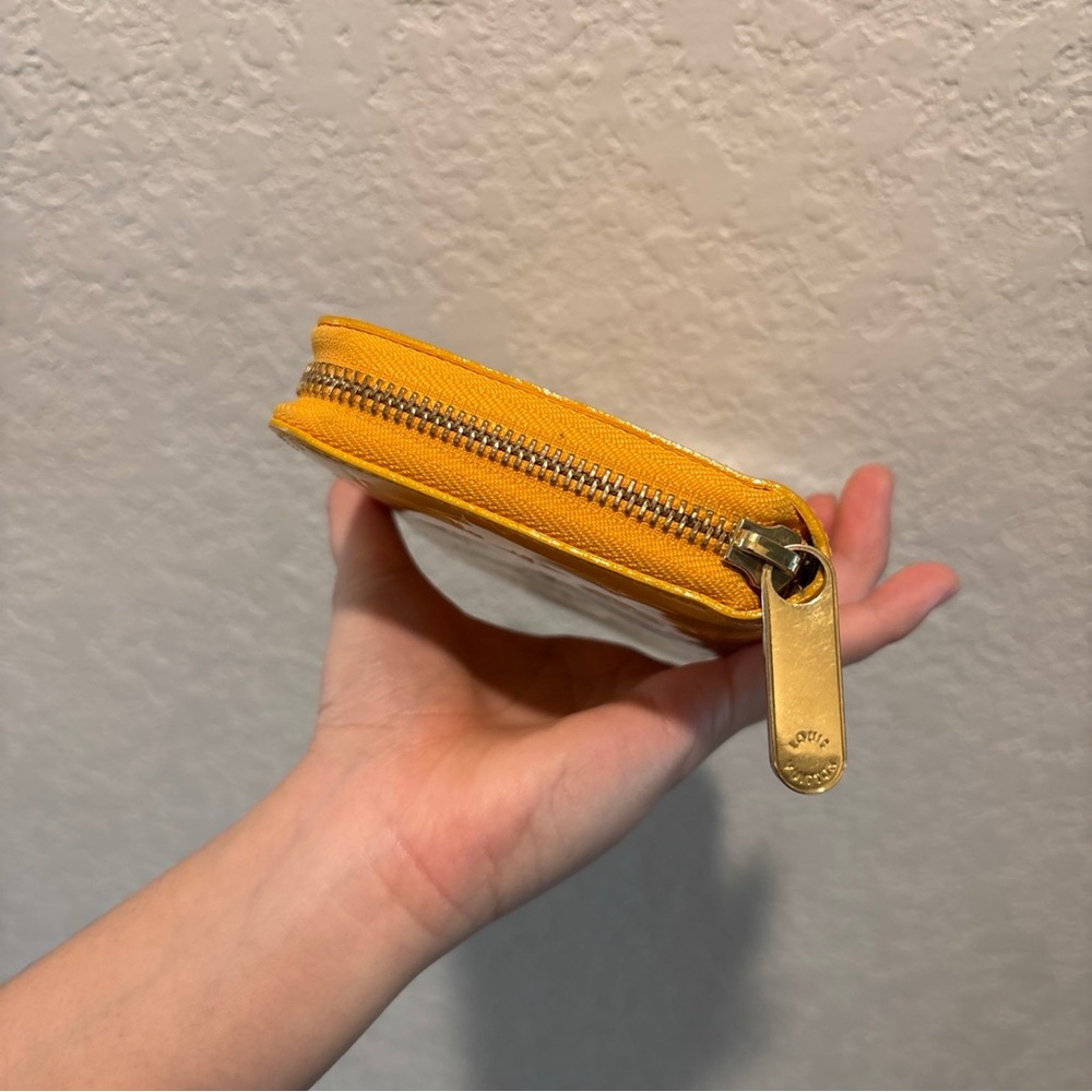 Louis Vuitton Continental Vernis
Yellow Zip Wallet - Picture 7 of 16